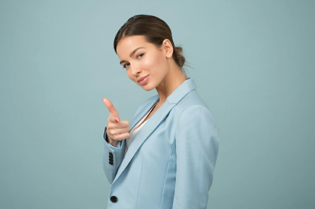 Living Louder: Real Moves to Build Confidence and Chase the  Life You Want